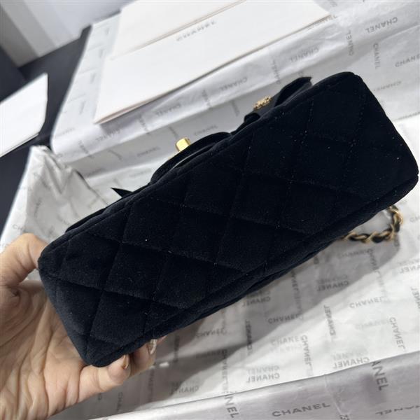 2026127215433915 750